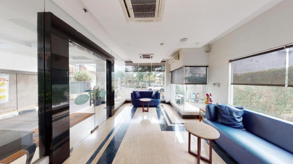 P Hotel Джакарта Екстериор снимка