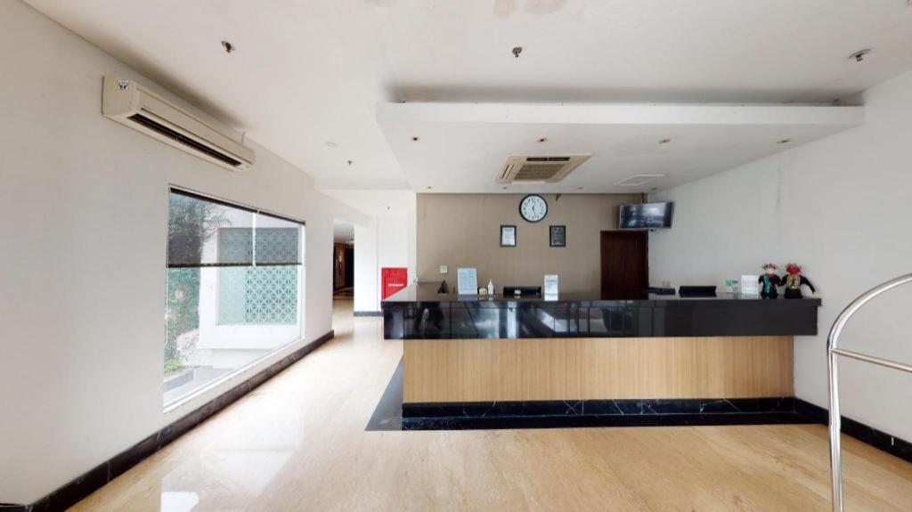 P Hotel Джакарта Екстериор снимка