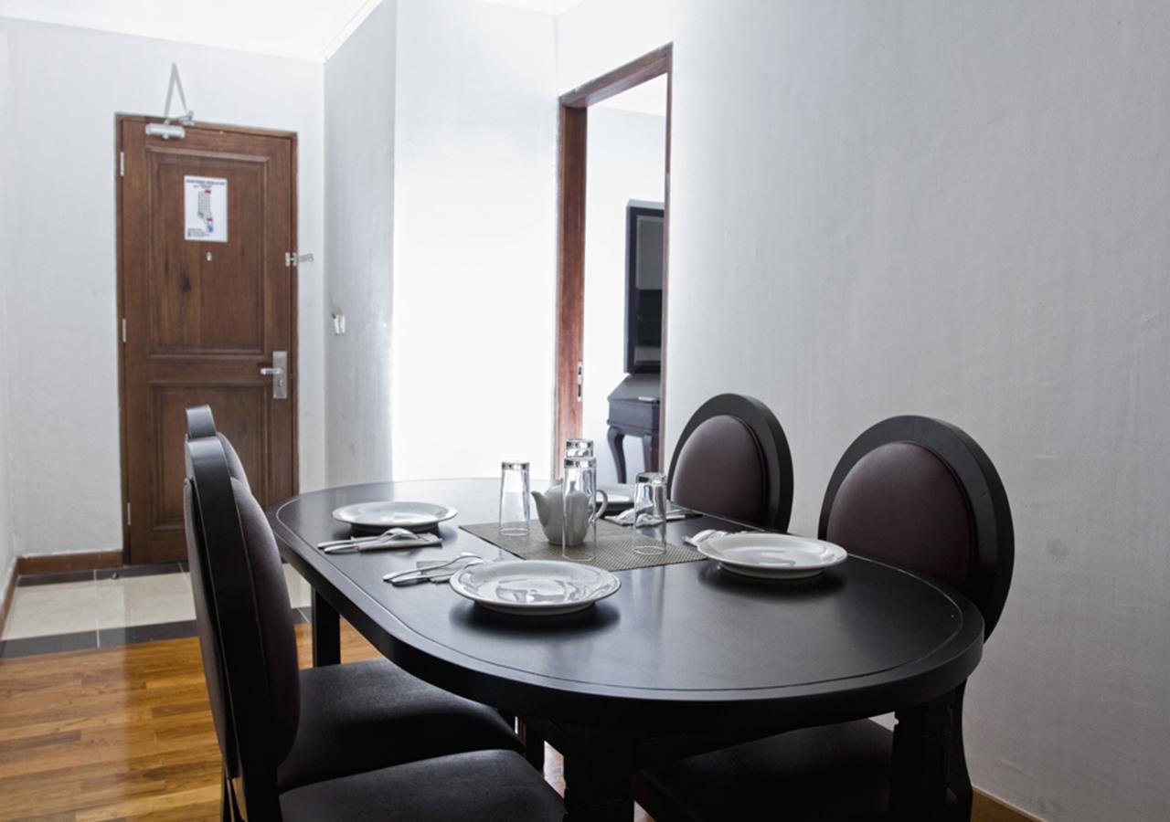 P Hotel Джакарта Екстериор снимка
